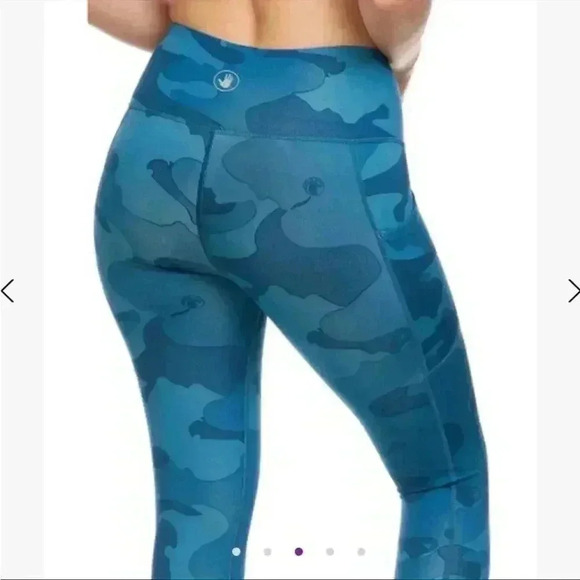 Body Glove women’s Teal Camo leggings size XS with two convenient pockets. - Picture 3 of 7